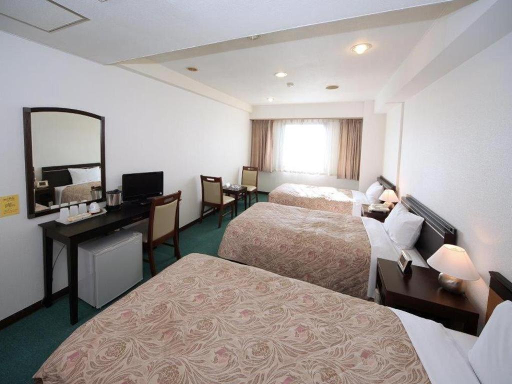 Hotel Yutaka Wing Izumisano Buitenkant foto